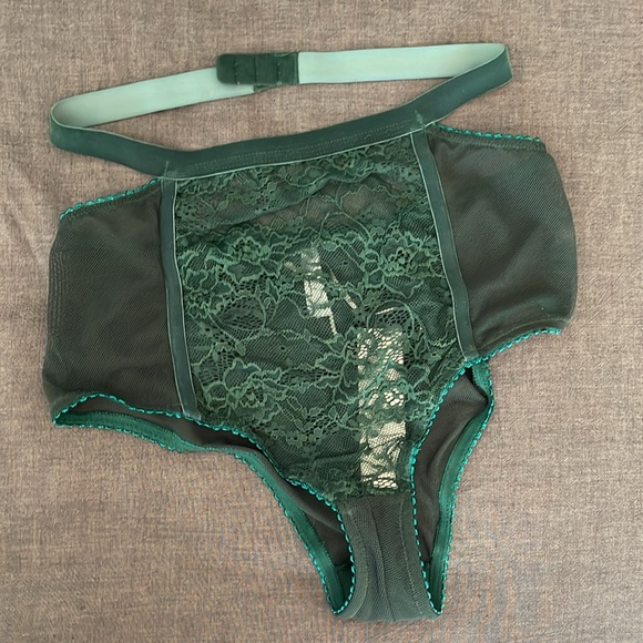 Lonely Lulu Strappy Velvet Lace Bra Set in Emerald Green 30D - Picture 5 of 7